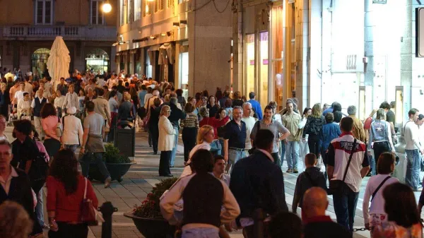 Trst, 09-07-2005 - Razprodaja/Saldi -