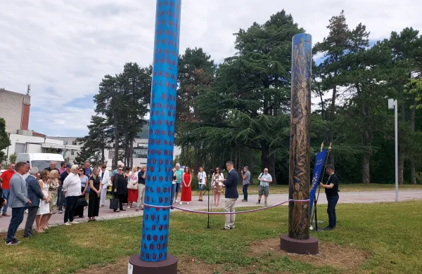 Rotary club Nova Gorica projekt Stebri miruKUD Manifest Klemen Brun Ma&scaron;a Gala Paolo Valle Silvano Spessot