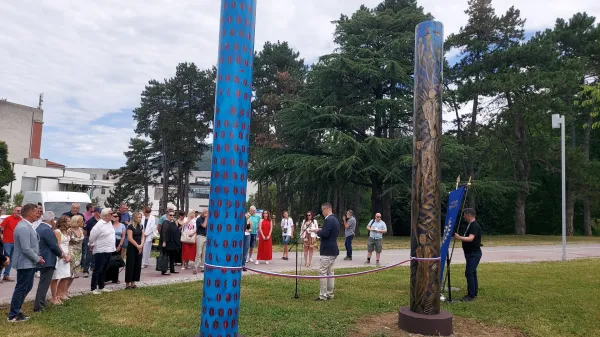Rotary club Nova Gorica projekt Stebri miruKUD Manifest Klemen Brun Ma&scaron;a Gala Paolo Valle Silvano Spessot