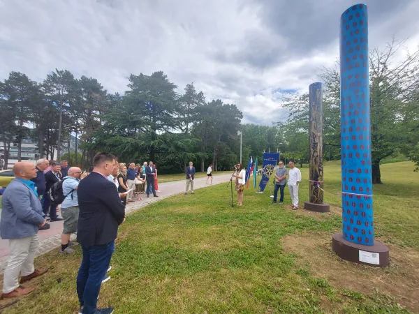 Rotary club Nova Gorica projekt Stebri miruKUD Manifest Klemen Brun Ma&scaron;a Gala Paolo Valle Silvano Spessot