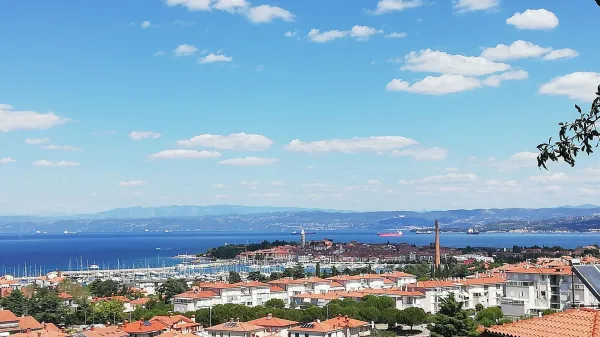 Istra, Izola, Jagodje, Izola - panorama, panorama, morje, dimnik