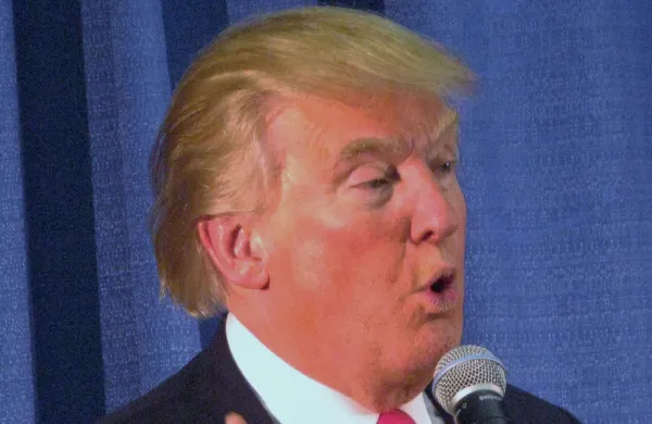 ZDA, New Hampshire.Zborovanje za predsednisko nominacijo republikanske stranke.Republikanski predsedniski kandidat Donald Trump.
