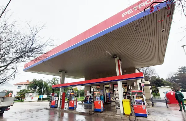 Bencinski servis Solkan oropan na silvestrovo
