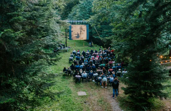 Cinehill letos tudi s pogledom skozi otro&scaron;ke oči