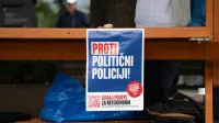 Zbranih dovolj podpisov pod zahtevo za referendum o noveli zakona o parlamentarni preiskavi.