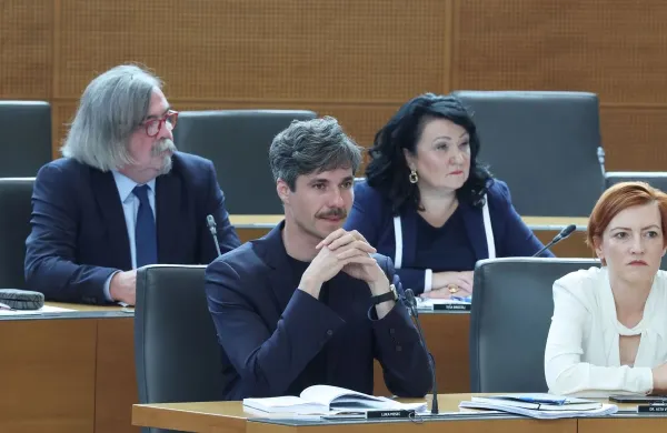 poslanska skupina Levica, Luka Mesec, Asta Vrečko