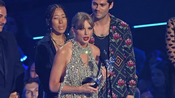 Poroka Taylor Swift in Travisa Kelceja je veljala za enega najbolj pričakovanih dogodkov leta v ZDA.