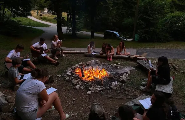 &Scaron;est dni odklopa in druženja s prijatelji v naravi