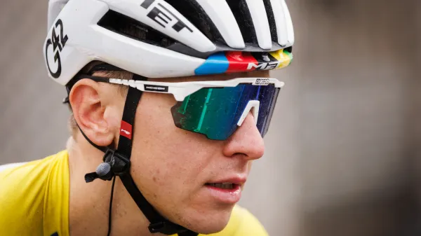 Slovenski kolesarski zvezdnik Tadej Pogačar (UAE Team Emirates-XRG) je zmagovalec &scaron;este etape dirke po Franciji.