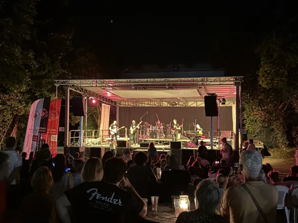 V Arrigoniju je odmeval večer glasbenih spominov, ki je privabil &scaron;tevilne ljubitelje psihedeličnega rocka