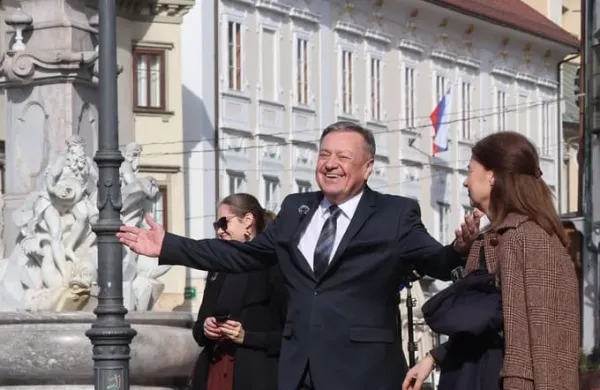 Rop za župana, Klakočar Zupančič za predsednico?
