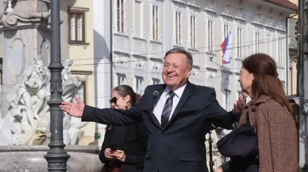 Rop za župana, Klakočar Zupančič za predsednico?