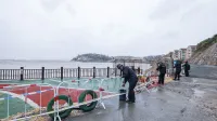 Kitajska, Wenling. Evakuacija prebivalcev pred tajfunom Bavi na Kitajskem. 