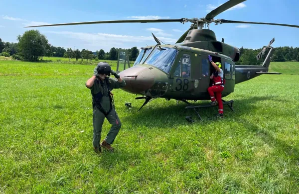 Po&scaron;kodovanega delavca odpeljal helikopter