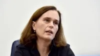 Ljubljana, Domus Medica.Novinarska konferenca Zdravniske zbornice Slovenije (ZZS) o noveli zakona o zdravstveni dejavnosti ter o nepravilnostih in zapletih pri posredovanju elektronskih podpisov iz upravnih enot.Predsednica Strokovnega zdruzenja zasebnih zdravnikov in zobozdravnikov Slovenije Helena Mole.