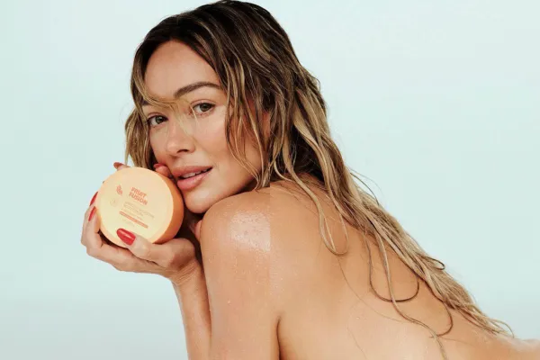 Tudi Hilary Duff je preizkusila &ldquo;kuro&rdquo; z lososovo spermo
