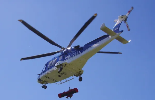 Gorsko re&scaron;evanje, helikopter
