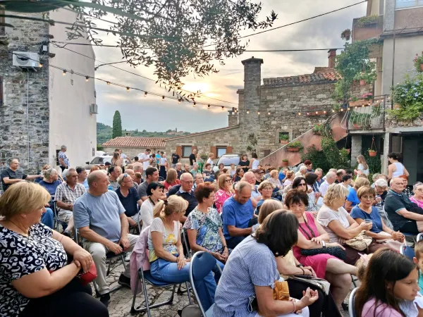 V Krkavčah so odprli cikel Narečnih večerov