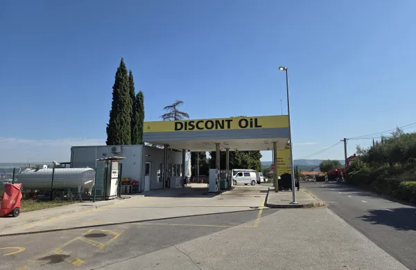 Plavje Discont Oil sredi tedna 