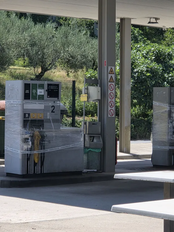 bencinski servis Plavje
