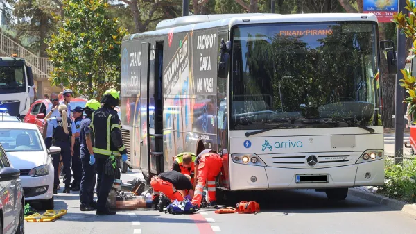 nesreča Portorož, avtobus, kolesar umrl