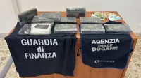 Slovenec v sedežih skrival več kot deset kilogramov kokaina