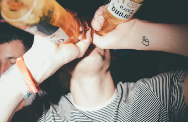 V Splitu želijo z omejitvijo prodaje alkohola omejiti ulično popivanje