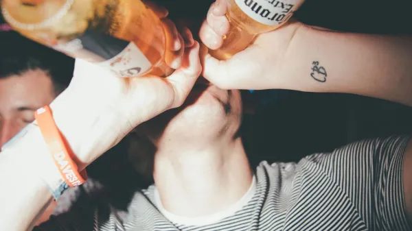 V Splitu želijo z omejitvijo prodaje alkohola omejiti ulično popivanje