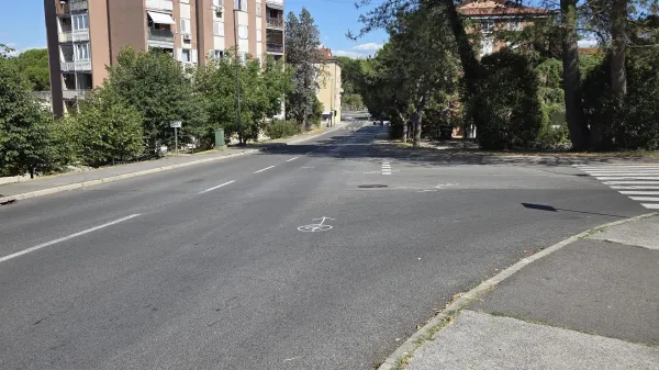 Pijani domačin z avtom presekal pot kolesarju