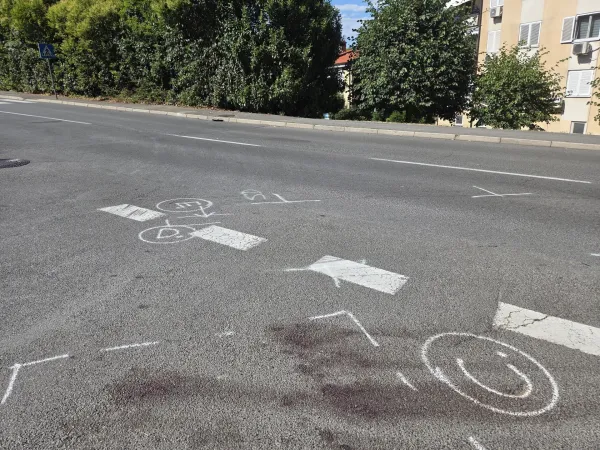 Pijani domačin z avtom presekal pot kolesarju