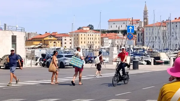 Piran, mandrač, poletje, turizem, plaže