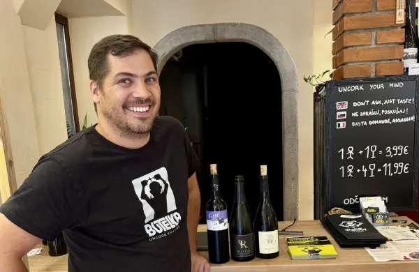 lenart černelič butelka koper