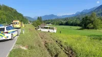 nesreča avtobus več po&scaron;kodovanih cesta Tolmin Kobarid pri Kamnem