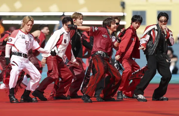 Korejska skupina BTS bojkotira grammyje zaradi novih pravil