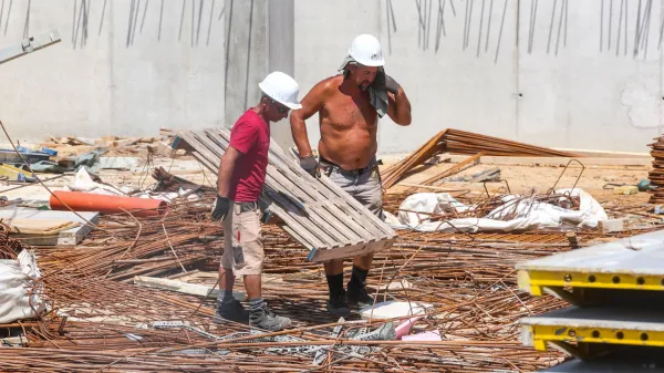Koper, Primorske razglednice, razglednica, Poletje, Delo delavci poletjegradbeni delavci v gradberni&scaron;tvu