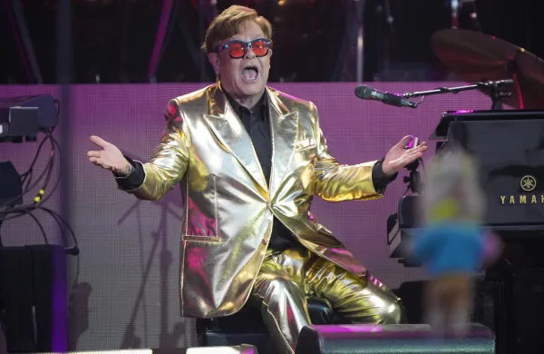 Elton John na festivalu Glastonbury.