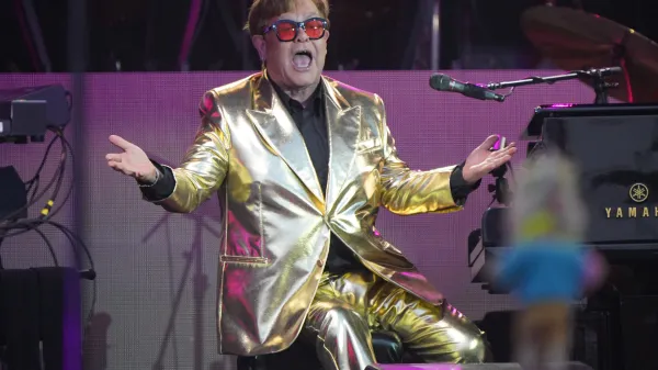Elton John na festivalu Glastonbury.