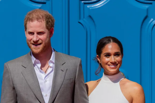 Britanski princ Harry s soprogo Meghan.