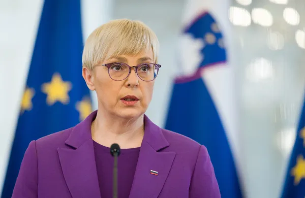 Predsednica države Nata&scaron;a Pirc Musar je čestitala mandatarju nove vlade Janezu Jan&scaron;i.