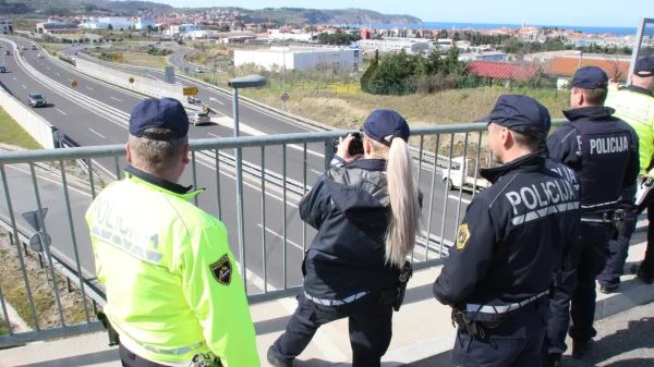 meritve hitrosti, meritve razdalje, policisti, radar
