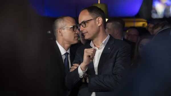 Ljubljana, Cafe Monet.Volitve v drzavni zbor 2026.Stranka Demokrati Anzeta Logarja v pricakovanju rezultatov volitev v lokalu Cafe Monet.Predsednik sveta stranke Tadej Ostrc in predsednik Demokratov Anze Logar.