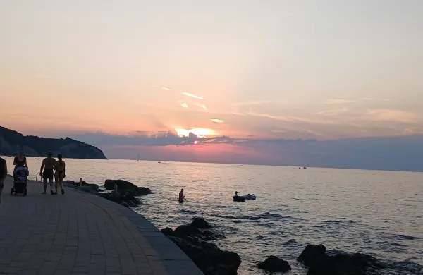&Scaron;e naprej se bodo nadaljevale idealne razmere za večerno in nočno kopanje.