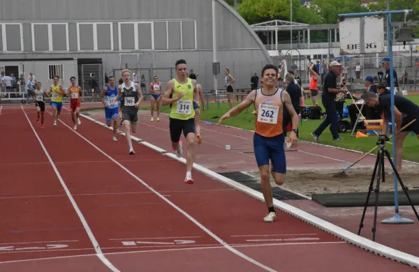 Izolan Lako&scaron;eljac se je na svetovnem prvenstvu do 20 let uvrstil v polfinale teka na 800 metrov