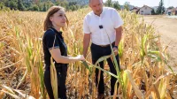 Državna sekretarka na ministrstvu za kmetijstvo Mojca Erjavec in predsednik KGZS Jože Podgor&scaron;ek sta si ogledala posledice su&scaron;e v Ljubljani in okolici.