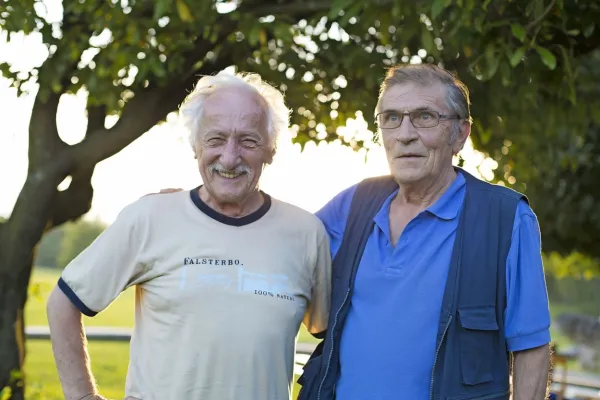 Aleksander Per&scaron;olja je verjel v moč umetnosti, v poezijo, ki gradi mostove