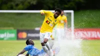 Simon Nsana (v rumenem) je po novem član FC Koper.