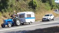 S traktorjem in počitni&scaron;ko prikolico na dopust