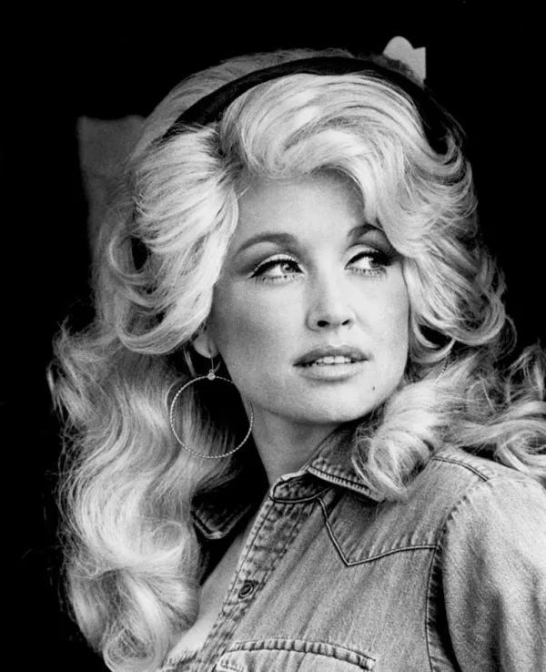 Dolly Parton: zvezdnica, ki je povezovala Ameriko