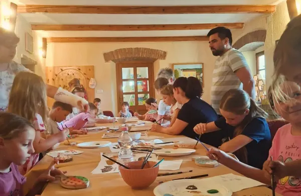 prvi Bistri&scaron;ki poletni festival. izdelava lesenih irač