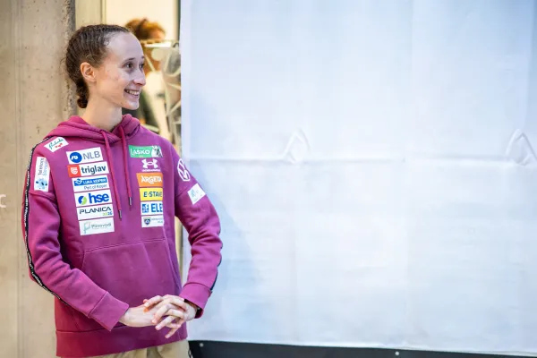 Z odkritja kipa Nike Prevc